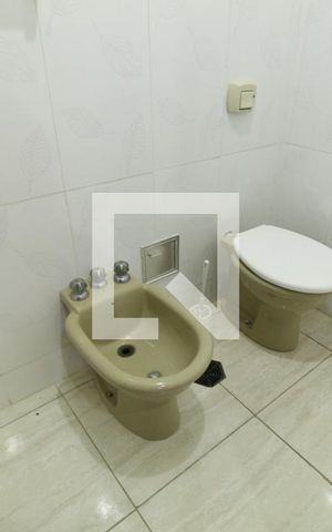 Casa à venda com 410m², 4 quartos e 5 vagasBanheiro social