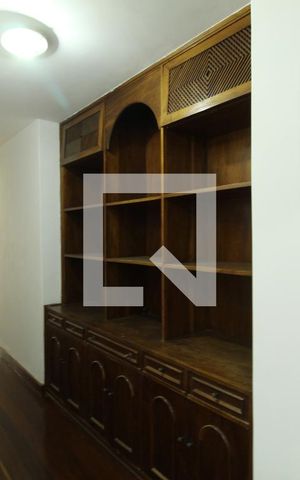 Casa à venda com 410m², 4 quartos e 5 vagasCorredor