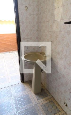 Casa à venda com 410m², 4 quartos e 5 vagasÁrea de serviço - Banheiro