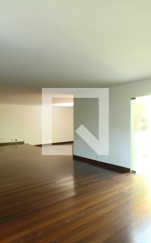 Casa à venda com 410m², 4 quartos e 5 vagasSala
