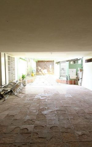 Casa à venda com 410m², 4 quartos e 5 vagasGaragem