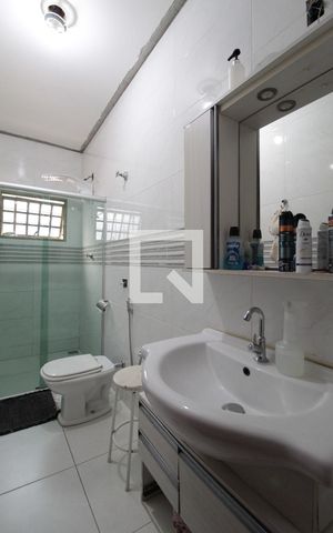 Casa à venda com 200m², 6 quartos e 2 vagasBanheiro da Suite