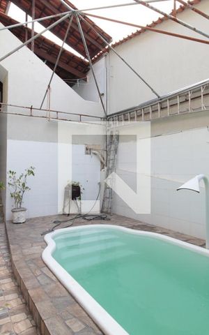 Casa à venda com 200m², 6 quartos e 2 vagasPiscina