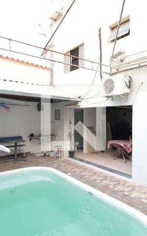 Casa à venda com 200m², 6 quartos e 2 vagasPiscina