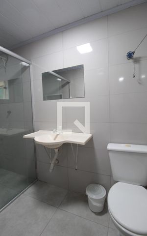 Casa à venda com 200m², 6 quartos e 2 vagasCasa 2 | Banheiro Social