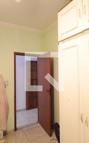 Casa à venda com 200m², 6 quartos e 2 vagasQuarto 2