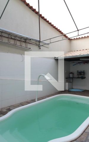 Casa à venda com 200m², 6 quartos e 2 vagasPiscina