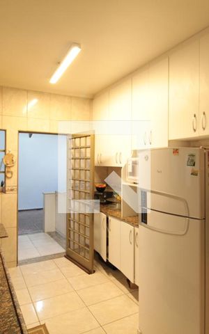Casa à venda com 200m², 6 quartos e 2 vagasCozinha