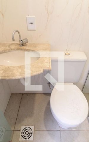 Casa à venda com 200m², 6 quartos e 2 vagasBanheiro da Piscina