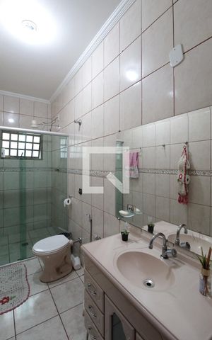 Casa à venda com 200m², 6 quartos e 2 vagasBanheiro Social