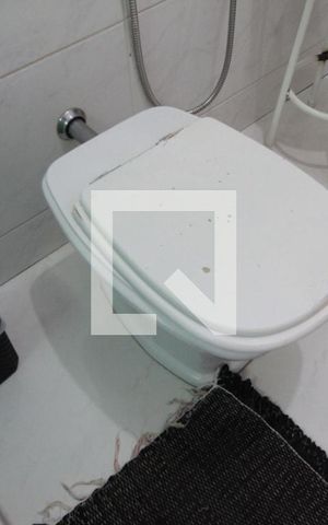 Casa à venda com 200m², 6 quartos e 2 vagasBanheiro da Suite