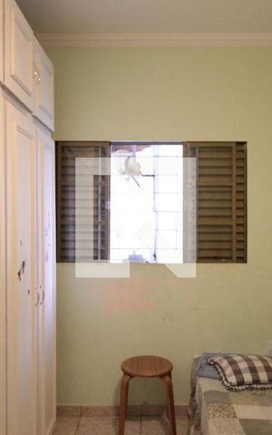 Casa à venda com 200m², 6 quartos e 2 vagasQuarto 2