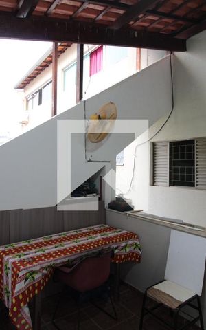 Casa à venda com 200m², 6 quartos e 2 vagasArea de Serviço
