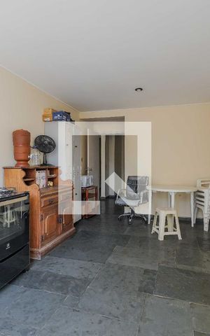 Apartamento à venda com 66m², 2 quartos e 1 vagaÁrea comum