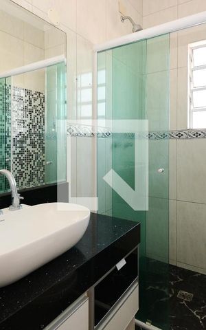 Casa à venda com 210m², 4 quartos e 5 vagasBanheiro da Suíte 1