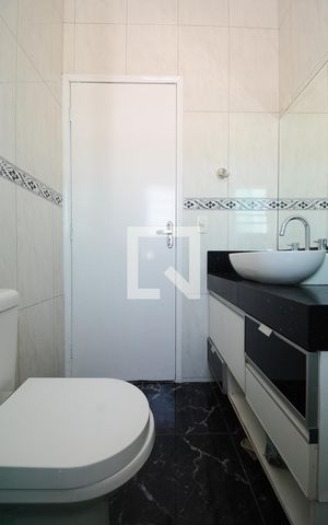 Casa à venda com 210m², 4 quartos e 5 vagasBanheiro da Suíte 1