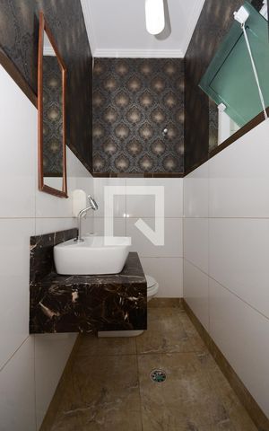 Casa à venda com 210m², 4 quartos e 5 vagasLavabo