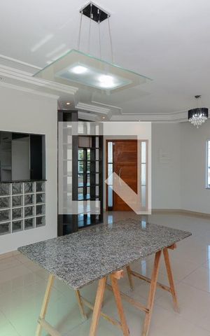 Casa à venda com 210m², 4 quartos e 5 vagasSala 