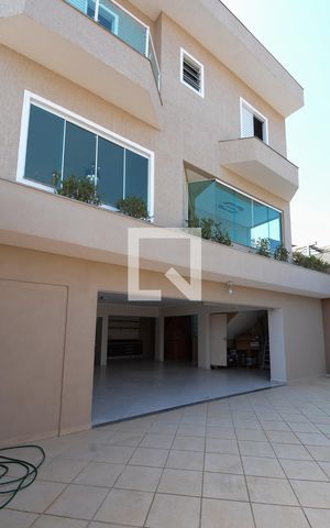 Casa à venda com 210m², 4 quartos e 5 vagasGaragem
