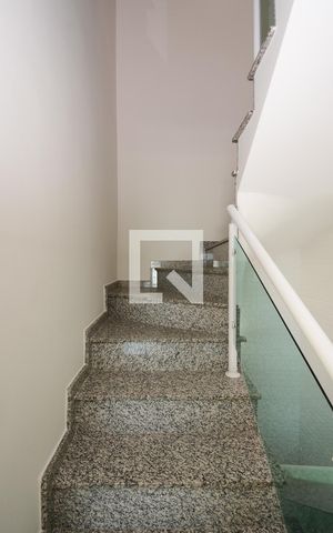 Casa à venda com 210m², 4 quartos e 5 vagasAcesso aos quartos