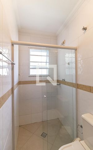 Casa à venda com 300m², 3 quartos e 5 vagas Casa à venda com 300m², 3 quartos e 5 vagasBanheiro da Suíte 2