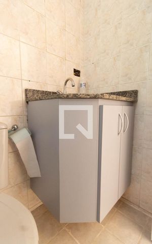 Apartamento para alugar com 49m², 2 quartos e 1 vaga Apartamento para alugar com 49m², 2 quartos e 1 vagaBanheiro
