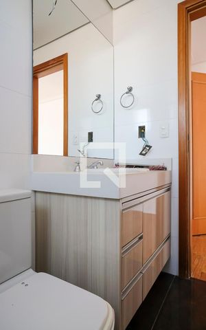 Apartamento à venda com 264m², 4 quartos e 4 vagasBanheiro da suíte 4