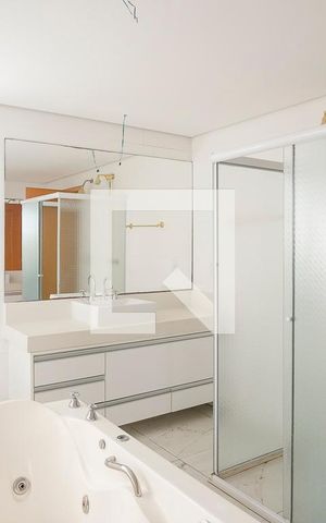 Apartamento à venda com 264m², 4 quartos e 4 vagasBanheiro da suíte 1