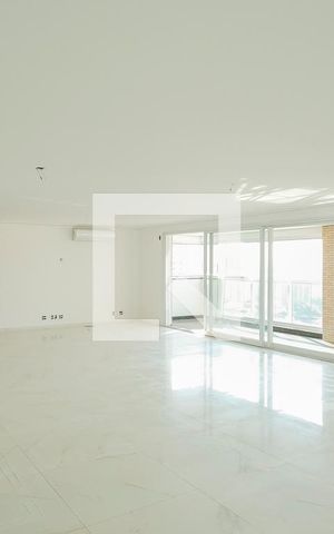 Apartamento à venda com 264m², 4 quartos e 4 vagasSala