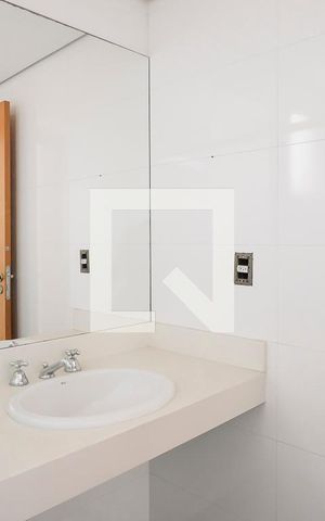 Apartamento à venda com 264m², 4 quartos e 4 vagasBanheiro da suíte 2