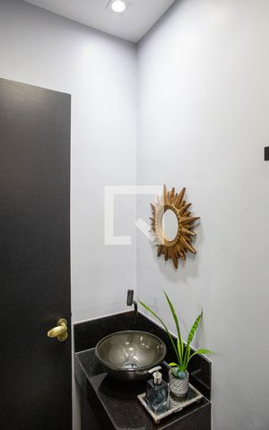 Apartamento à venda com 100m², 3 quartos e 2 vagas Apartamento à venda com 100m², 3 quartos e 2 vagasBanheiro de serviço