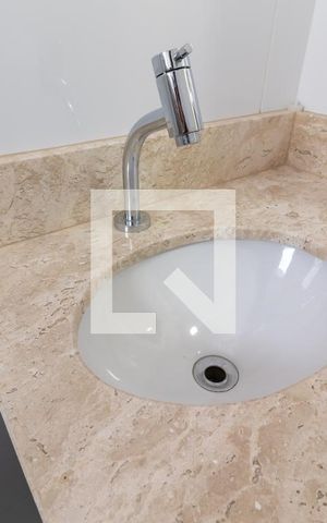 Apartamento para alugar com 36m², 2 quartos e sem vagaBanheiro