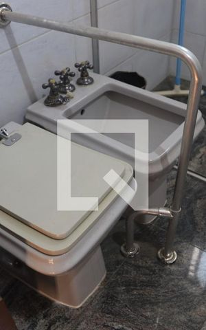 Casa para alugar com 140m², 3 quartos e 3 vagasBanheiro da Suíte