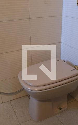 Casa para alugar com 140m², 3 quartos e 3 vagasBanheiro Social