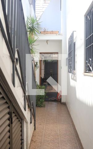 Casa para alugar com 140m², 3 quartos e 3 vagasLateral