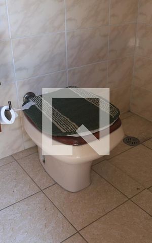 Casa para alugar com 140m², 3 quartos e 3 vagasBanheiro Área externa