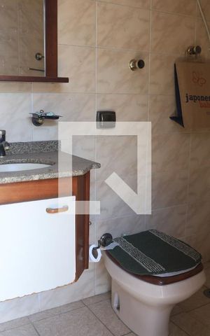 Casa para alugar com 140m², 3 quartos e 3 vagasBanheiro Área externa
