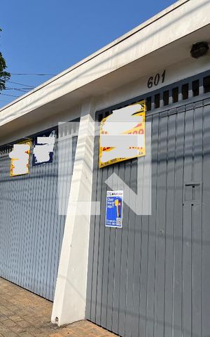 Casa para alugar com 140m², 3 quartos e 3 vagasFachada