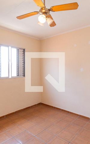 Casa à venda com 1000000m², 3 quartos e 1 vaga Casa à venda com 1000000m², 3 quartos e 1 vagaQuarto 1