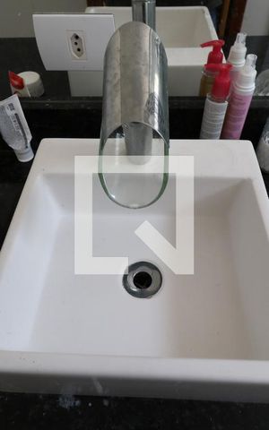 Apartamento à venda com 140m², 3 quartos e 2 vagasBanheiro da Suíte - Pia