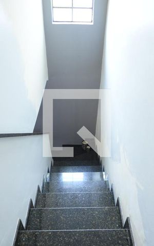 Casa à venda com 130m², 2 quartos e 3 vagasEscada