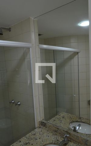 Apartamento para alugar com 58m², 2 quartos e 1 vaga Apartamento para alugar com 58m², 2 quartos e 1 vagaBanheiro da Suíte