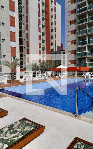 Apartamento para alugar com 58m², 2 quartos e 1 vaga Apartamento para alugar com 58m², 2 quartos e 1 vagaÁrea comum - Piscina