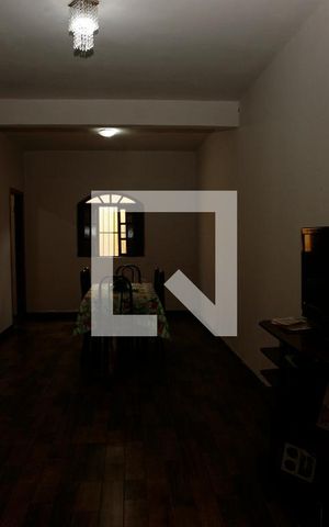 Casa à venda com 360m², 5 quartos e 1 vagaSala