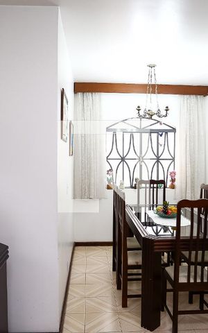 Casa à venda com 220m², 3 quartos e 4 vagas Casa à venda com 220m², 3 quartos e 4 vagasSala