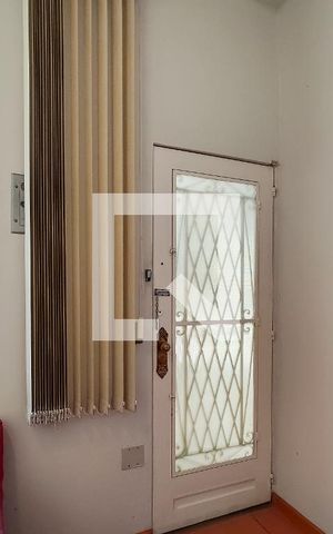 Casa à venda com 63m², 2 quartos e sem vaga Casa à venda com 63m², 2 quartos e sem vagaSala
