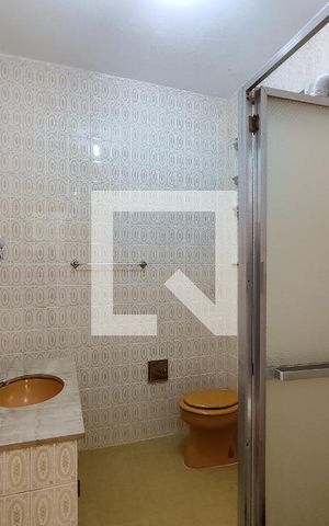 Casa à venda com 63m², 2 quartos e sem vaga Casa à venda com 63m², 2 quartos e sem vagaBanheiro