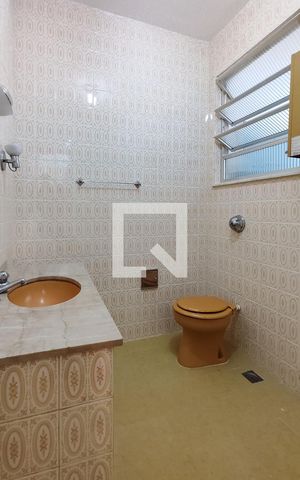 Casa à venda com 63m², 2 quartos e sem vaga Casa à venda com 63m², 2 quartos e sem vagaBanheiro