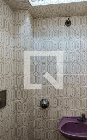 Casa à venda com 63m², 2 quartos e sem vaga Casa à venda com 63m², 2 quartos e sem vagaBanheiro de serviço