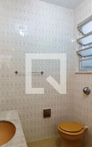 Casa à venda com 63m², 2 quartos e sem vaga Casa à venda com 63m², 2 quartos e sem vagaBanheiro